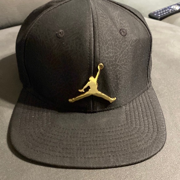 Black And Gold Jordan Hat 